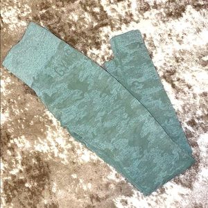 GYMSHARK GREEN CAMO LEGGINGS